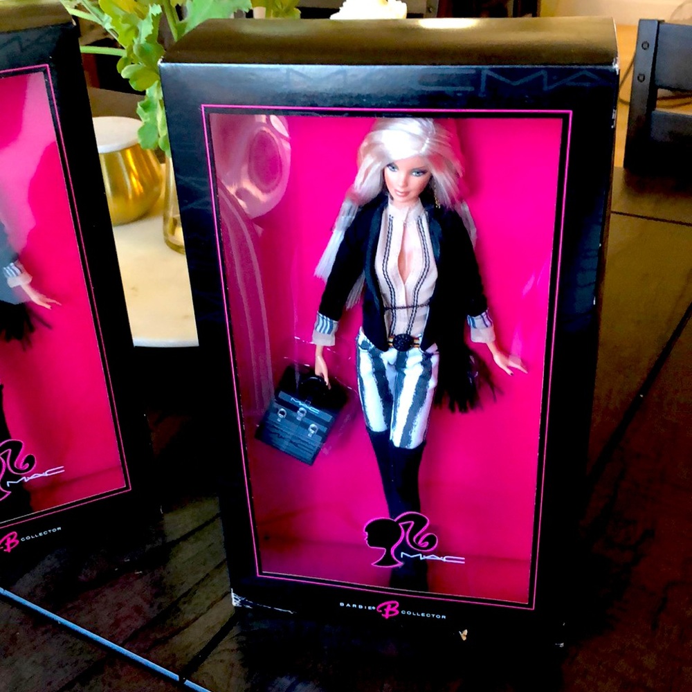 MAC Cosmetics Barbie 2006 Gold Label Collection B